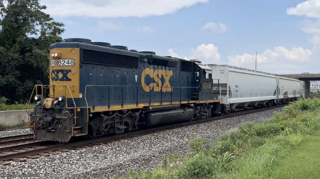 CSX 6248 leads L320.